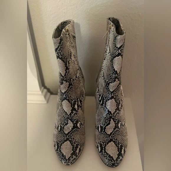 JIMMY CHOO Snake Leather Stone Color Midcalf Boots. Size 42. - Picture 3 of 17